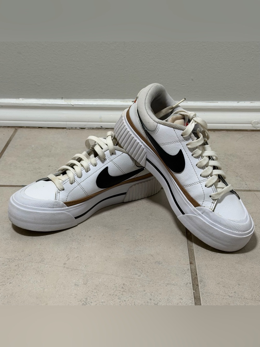 Nike Women Court Legacy Lift White Platform Lifestyle Sneakers Shoes size 6